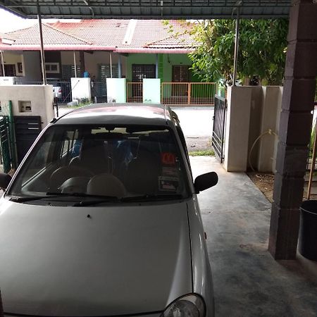 Homestay Amsyarah Seri Iskandar Exterior photo