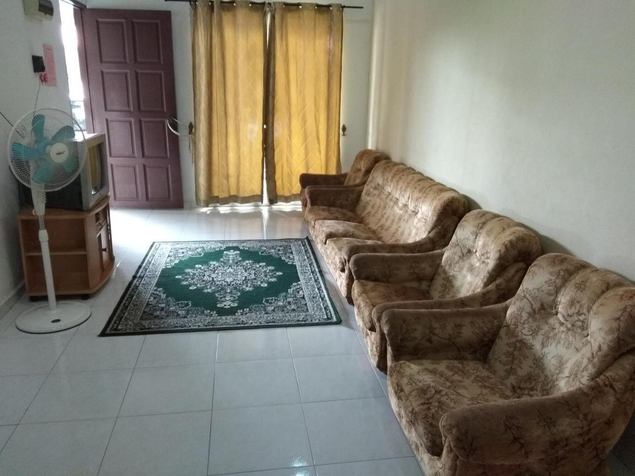Homestay Amsyarah Seri Iskandar Exterior photo